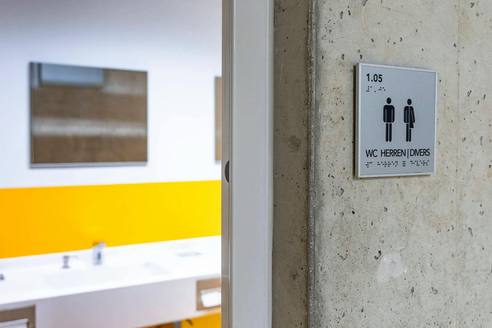 Nur vier diverse Personen in Sachsen, aber 23 genderneutrale Toiletten an TU Dresden