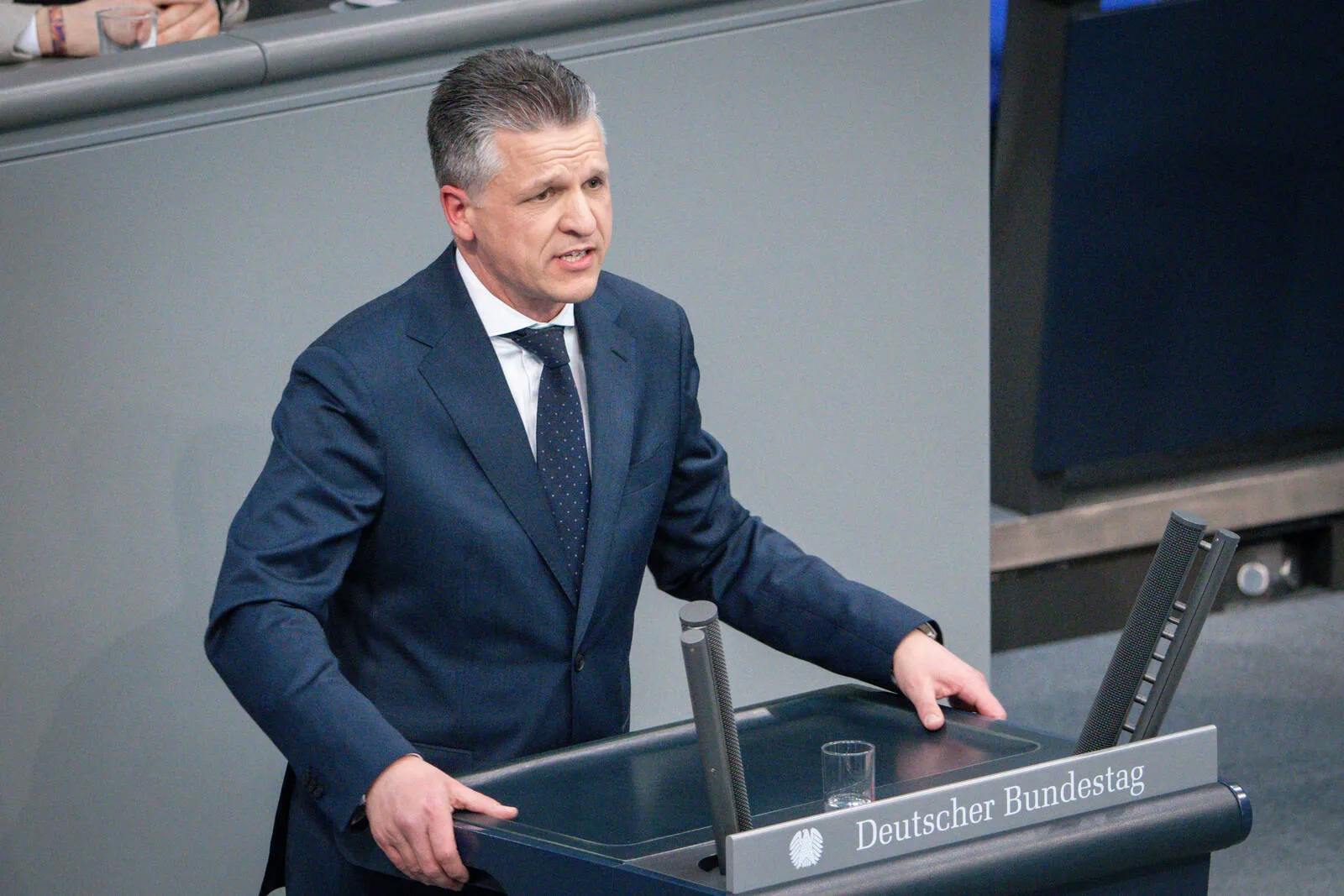 CDU-Politiker Thorsten Frei erklärt: „Merkels Flüchtlingspolitik war richtig“