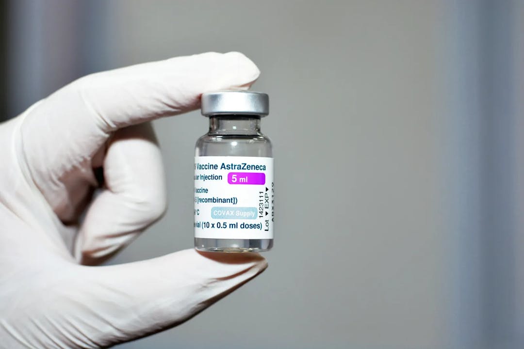 England: Prominente Ärzte warben für Covid-Impfstoff, ohne Zahlungen offenzulegen