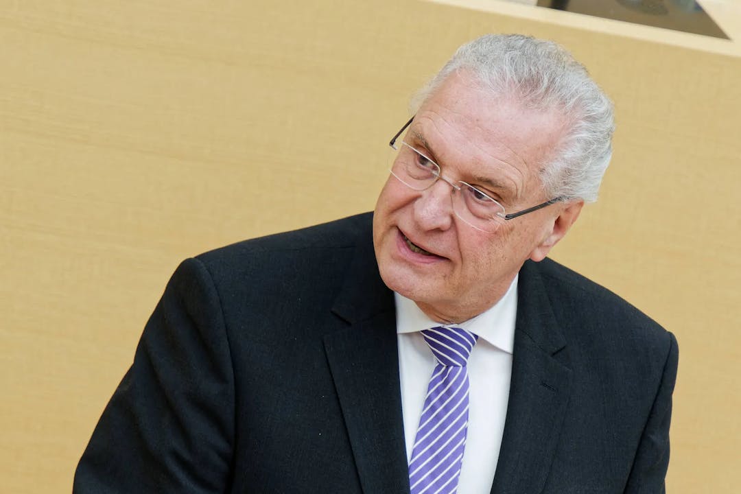 Bayern: CSU-Innenminister feiert zweifelhaften Abschiebeerfolg