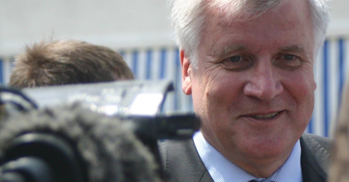 Seehofer: Anschläge „jederzeit und an jedem Ort“ möglich