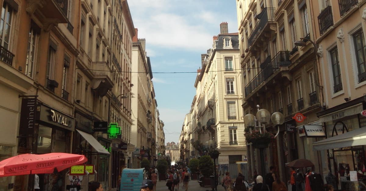 Lyon: Anti-Terror-Ermittlungen nach Bombenexplosion