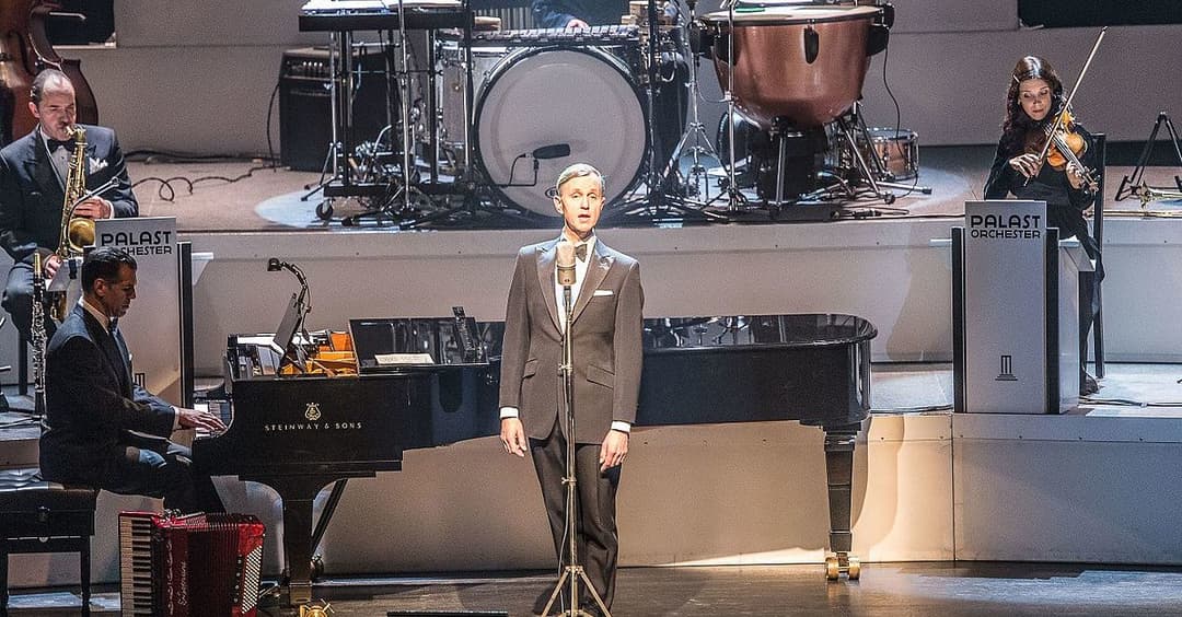 Max Raabe: "Da ist MeToo-Alarm in einigen Stücken"