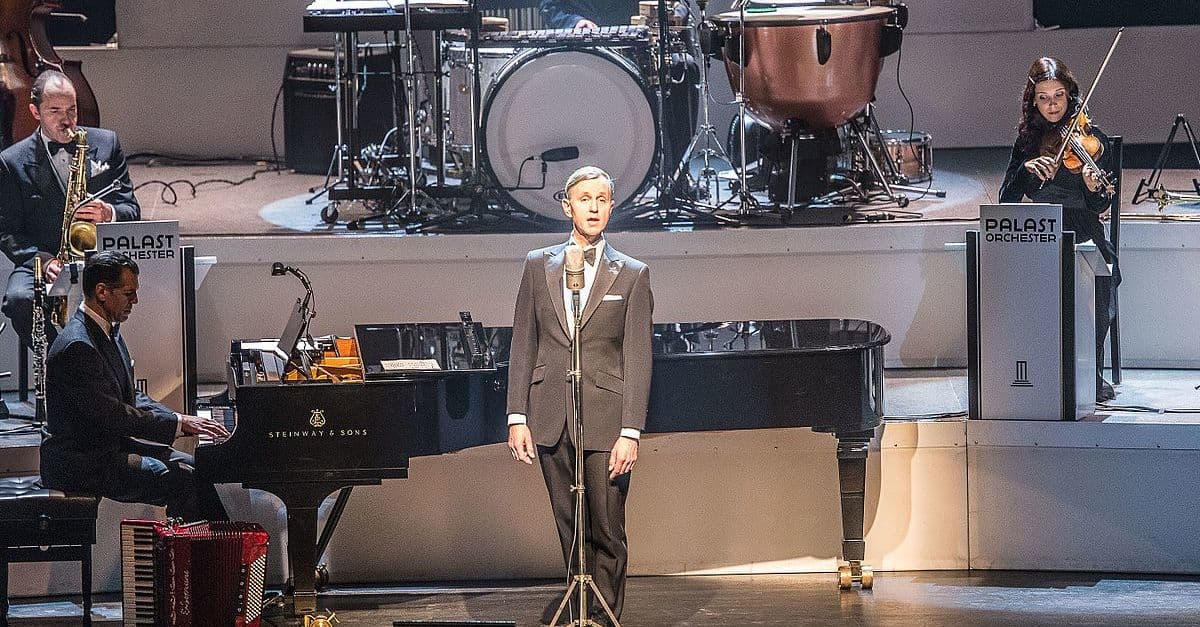 Max Raabe: "Da ist MeToo-Alarm in einigen Stücken"