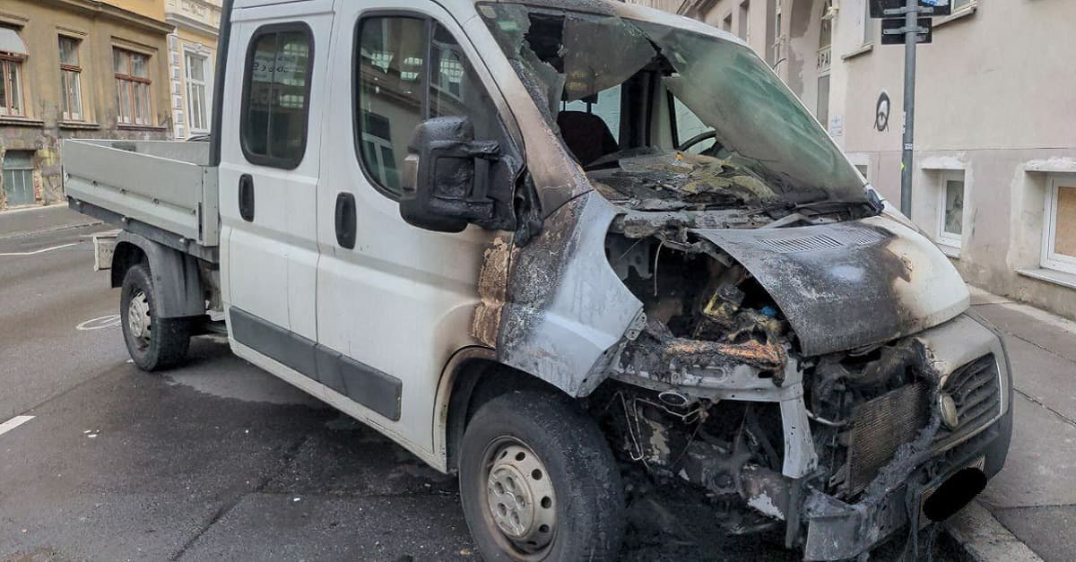 Linker Brandanschlag auf Fahrzeuge in Wien