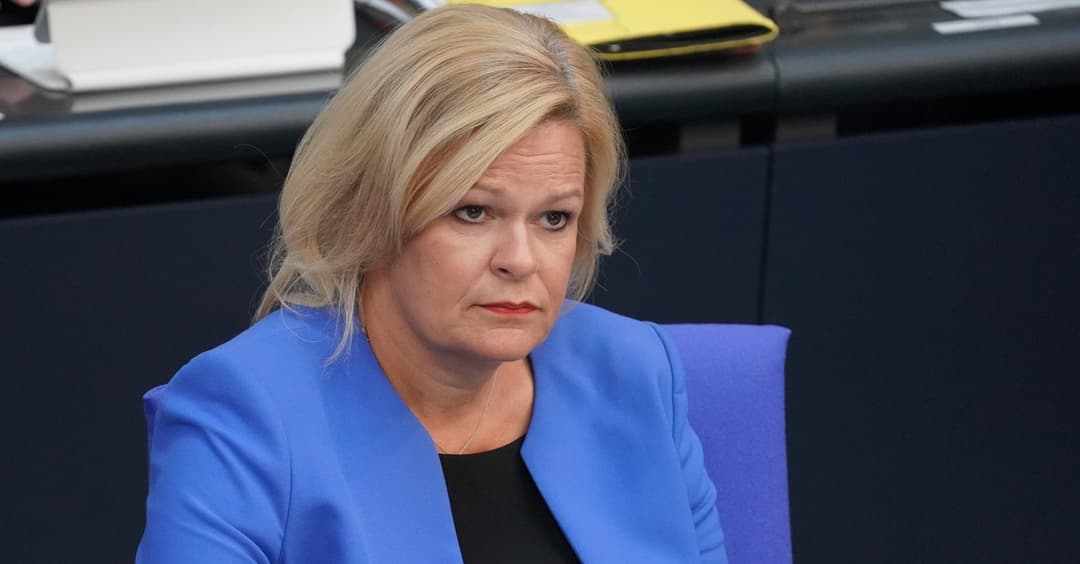 Innenministerin Faeser kündigt weitere Verschärfung des Waffenrechts an

