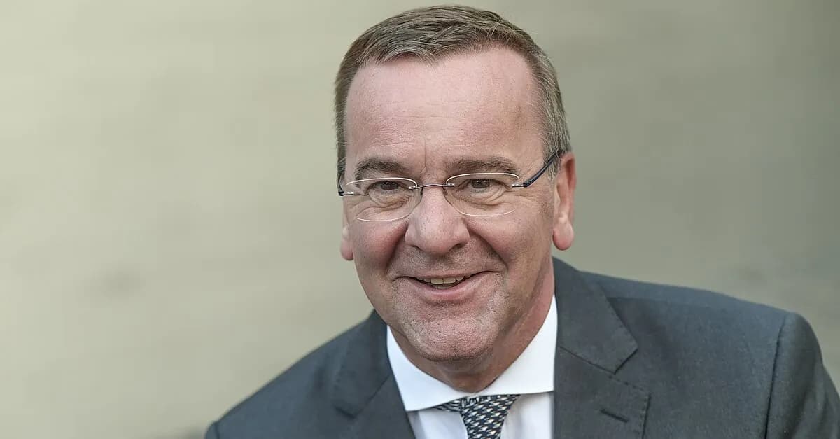 Innenminister Pistorius spricht von „rechtsextremen Milieu“ bei Silvester-Krawallen