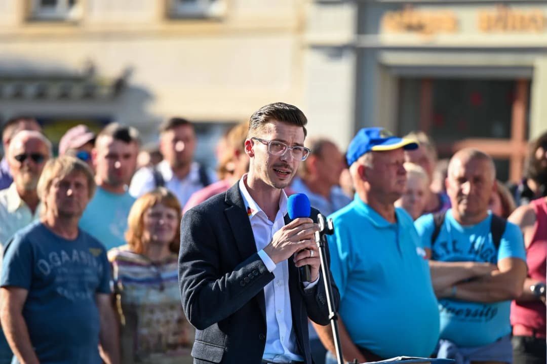 Faustschlag ins Gesicht: AfD-Abgeordneter in Sachsen attackiert