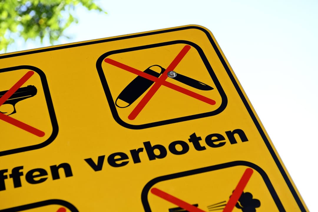 Plakate und Flyer gegen das Messer: Das kostete die Kampagne der Polizei in NRW