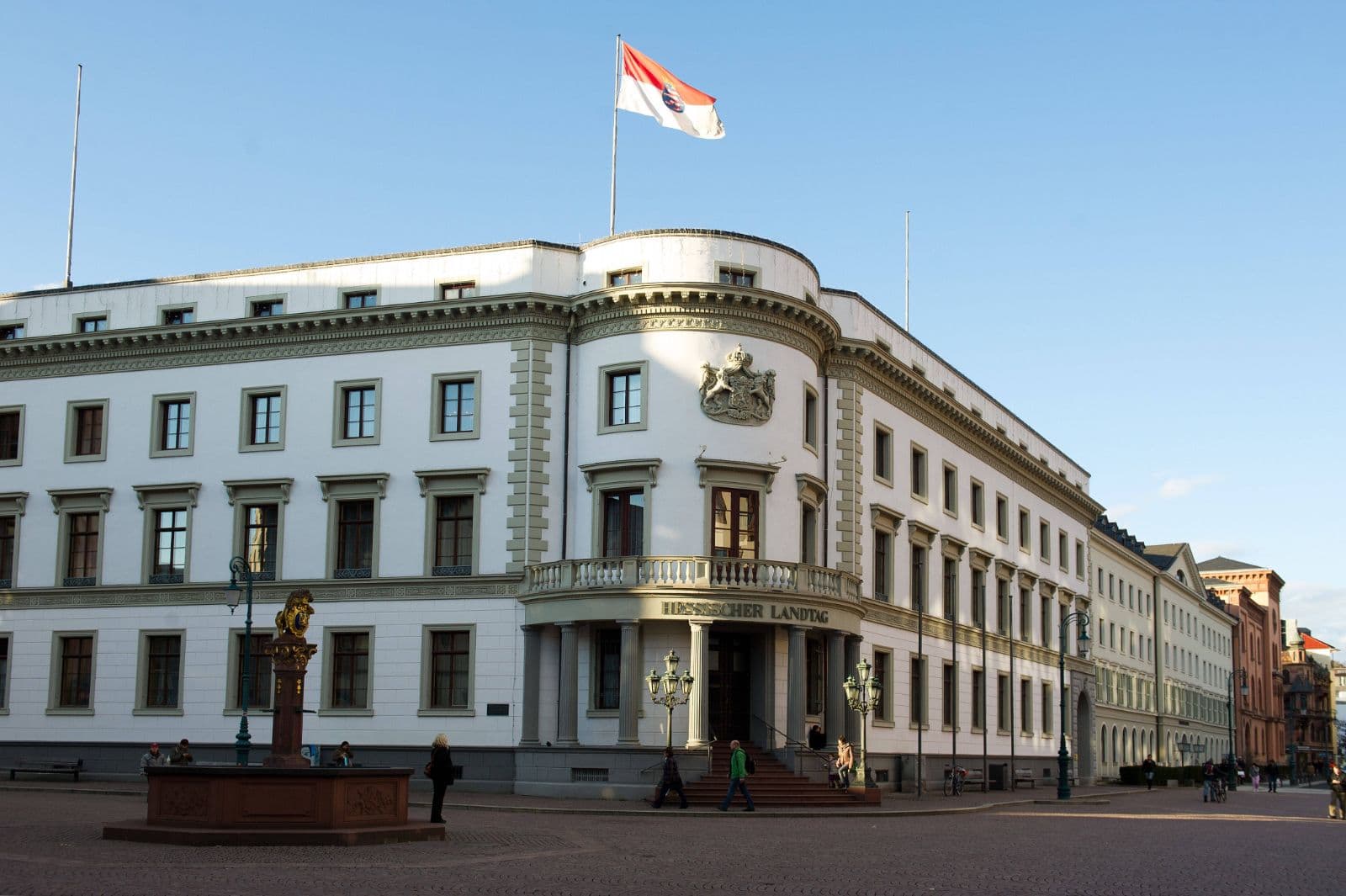 Absurd: Angebliches „Büroversehen“ Grund für Nichtbeantwortung einer AfD-Anfrage