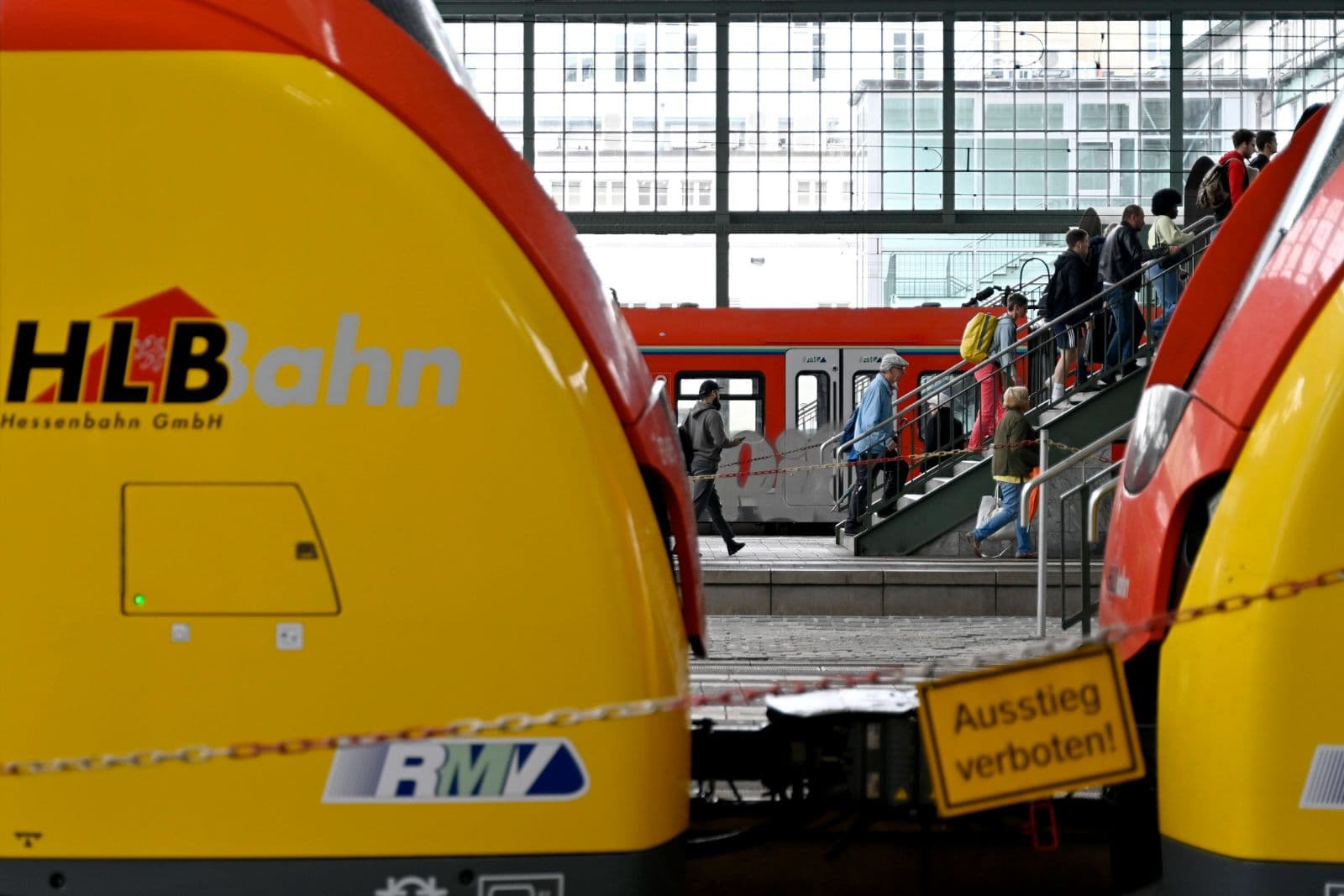 RLP: Kriminalität im ÖPNV explodiert – Tatverdächtige überwiegend Ausländer