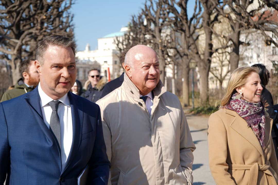 Eil: ÖVP, SPÖ und NEOS einigen sich auf Dreierkoalition