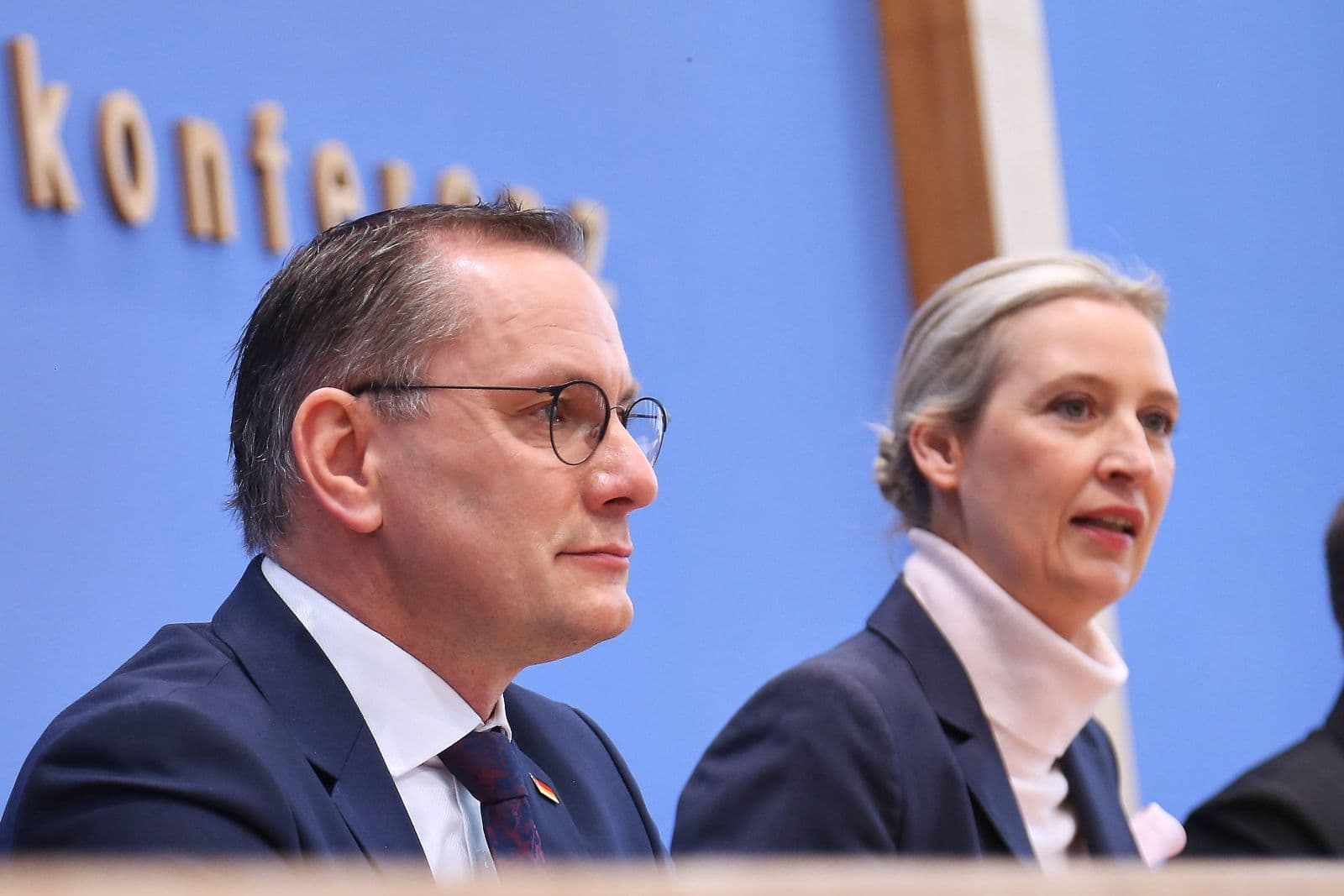 Neue Umfrage: Union und AfD legen nach der Wahl weiter zu