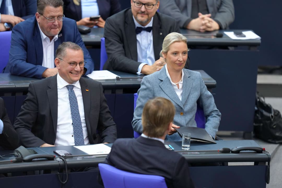 AfD liegt in Umfrage nur noch zwei Prozentpunkte hinter Union