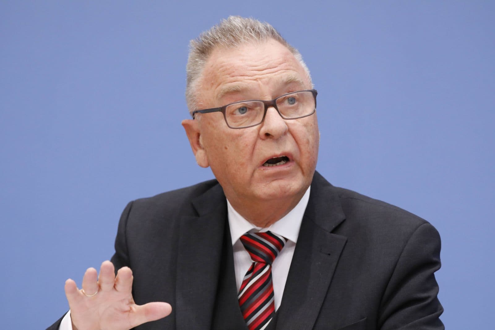 Redefreiheit: Ehemaliger Bundesverfassungsrichter warnt vor „Quasi-Zensur“