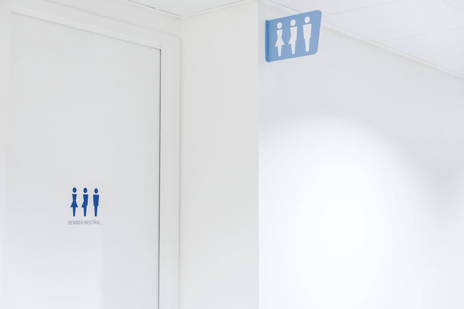 MV: Genderneutrale Toiletten haben Priorität, Forschung nicht