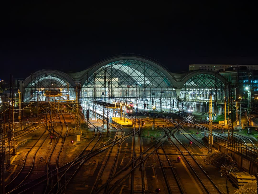 Sexuelle Übergriffe auf Sachsens Bahnhöfen: Tatverdächtige überwiegend ausländisch