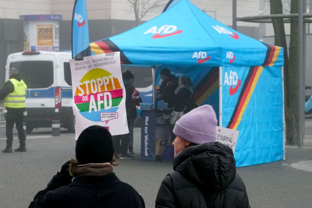 Wahlkampf 2025: Allein in Hamburg 18 Straftaten gegen AfD-Infostände
