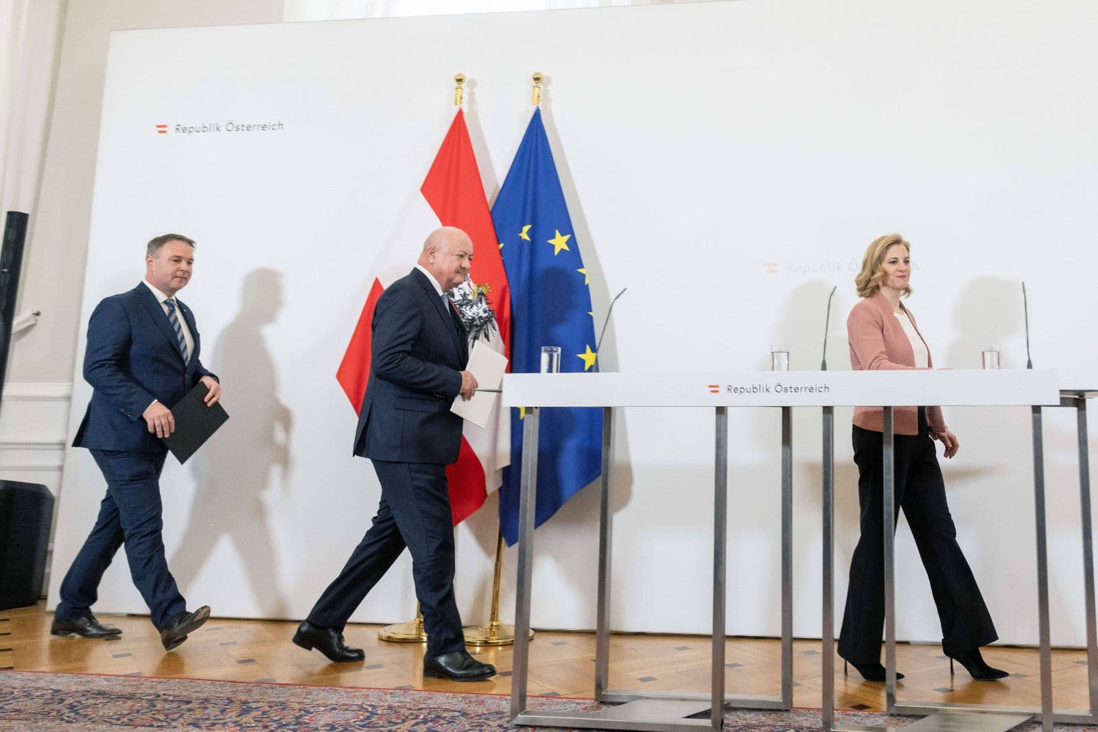 Erst wenige Wochen im Amt: Nur noch 27 Prozent zufrieden mit Regierung