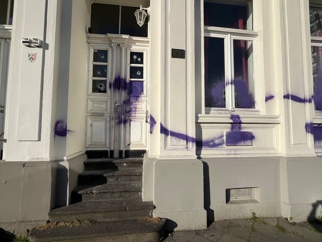 Mit Farbe und Hämmern – Angriff auf Burschenschaft in Düsseldorf