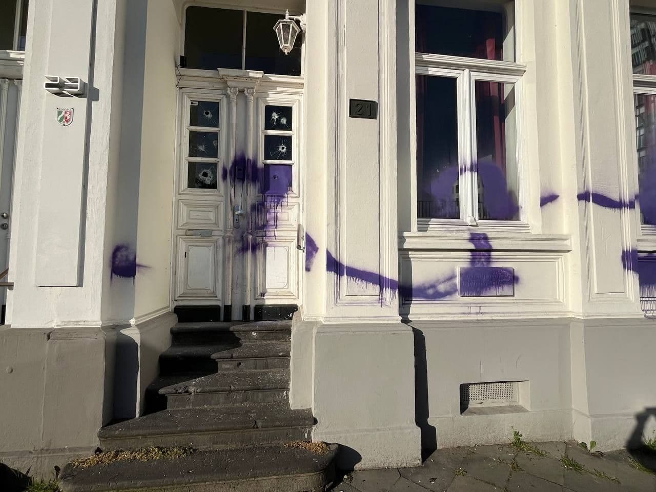 Mit Farbe und Hämmern – Angriff auf Burschenschaft in Düsseldorf