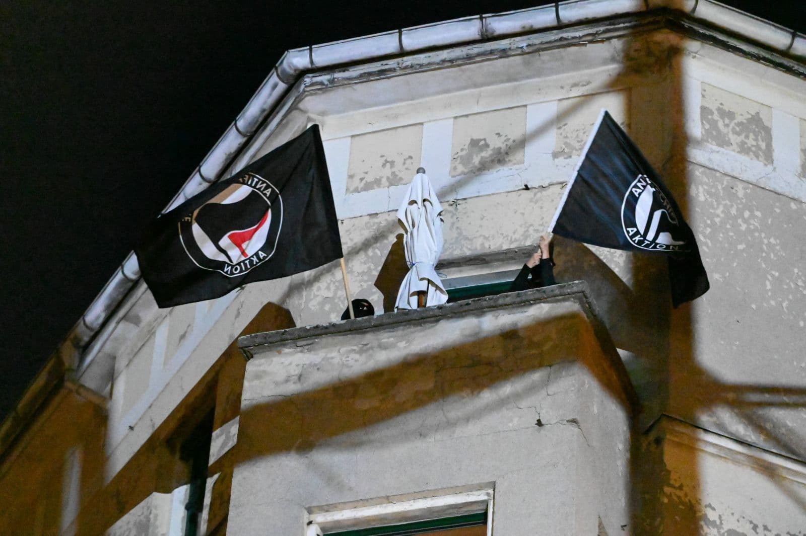 Sachsen: Polizei findet bei Razzia bei Linksextremen Drogen – und den Dealer