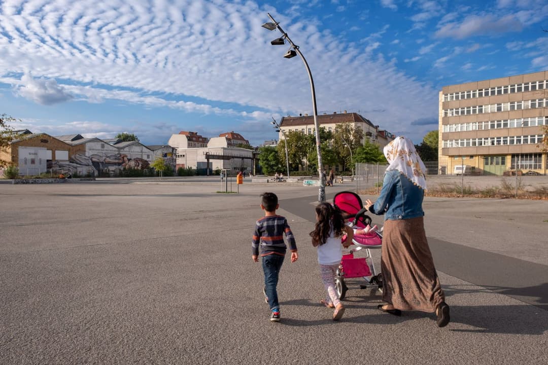 Deutschland: Migrantenfamilien fast doppelt so oft kinderreich wie Einheimische