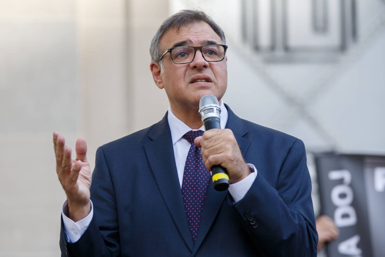 Ex-CIA-Mann bezweifelt offizielle Epstein-Selbstmord-Erzählung