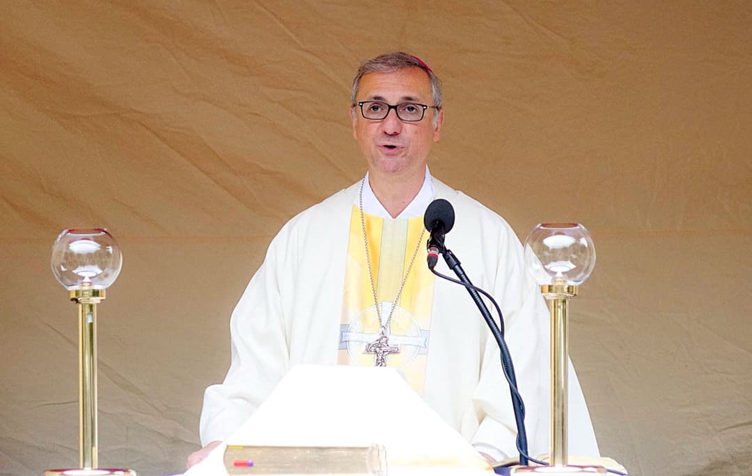 Bischof Heße: Mit „Wir schaffen das“ verhinderte Merkel „humanitäre Katastrophe“