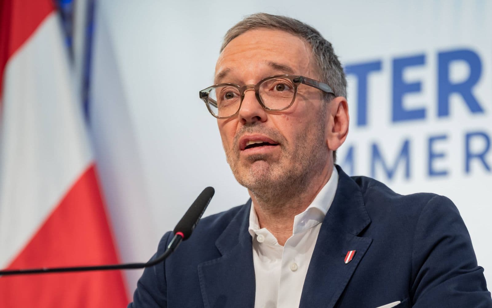 Fast 40 Prozent in Umfrage: FPÖ weiter auf Rekordkurs