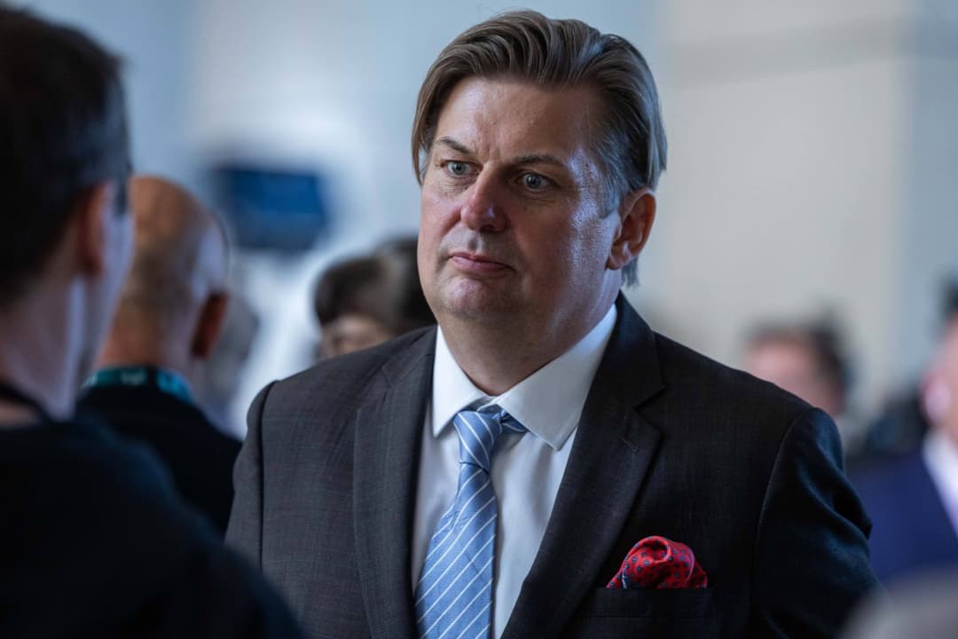 Paralleljustiz statt Staat? Krah will Migranten zu Ordnungshütern machen