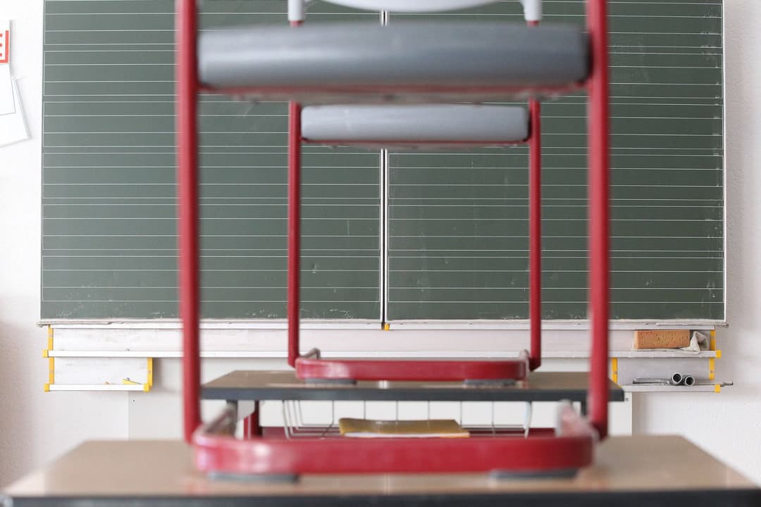 Nach Vorfall bei KZ-Gedenkfahrt: Schulamt muss Suspendierung von Schüler zurücknehmen