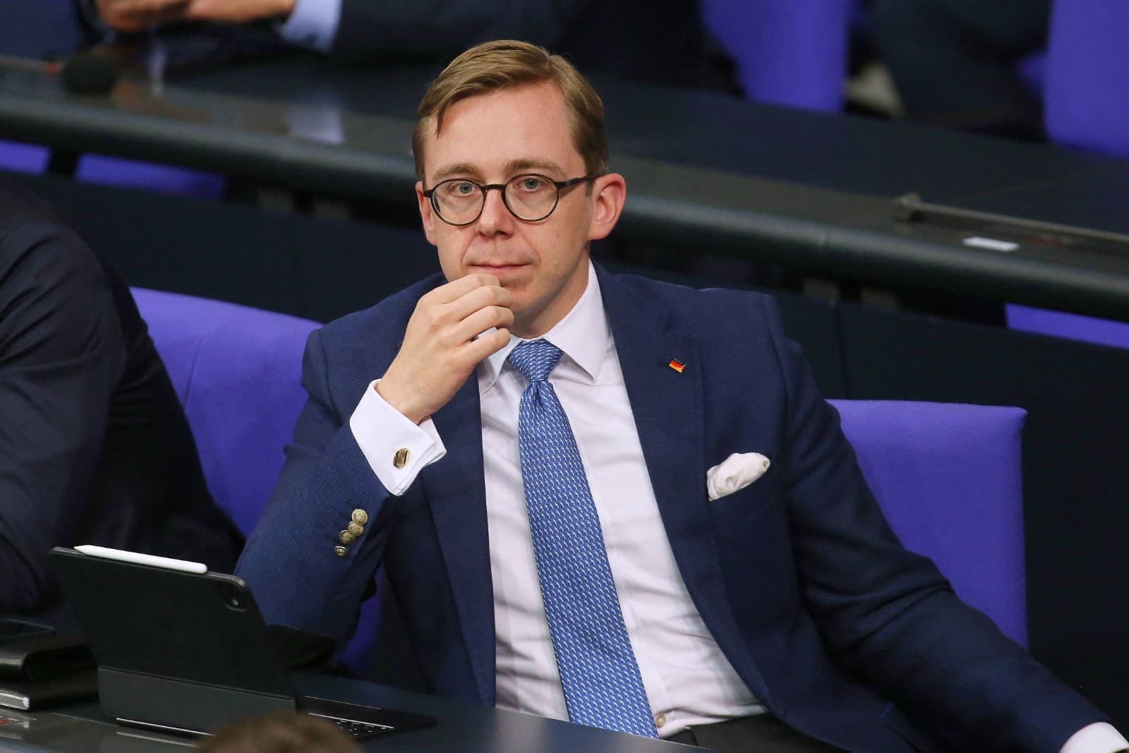 CDU-Mitarbeiter tritt aus Burschenschaft aus – Linke fordert mehr