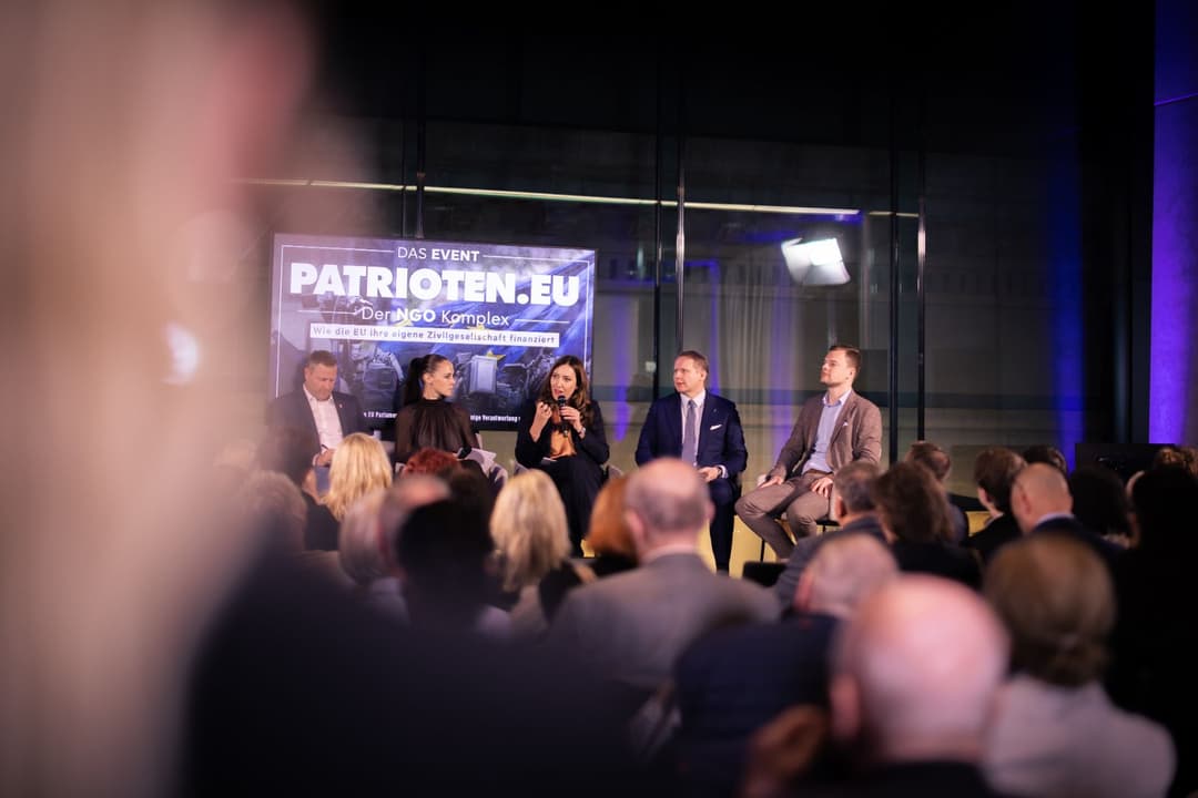 Kritik an „Meinungsindustrie“: Patriots und FPÖ wollen gegen NGO-Dschungel vorgehen