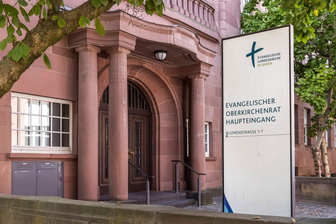 Treue zu Gott – aber nicht zum Land? Württembergische Landeskirche geht gegen Rechte vor