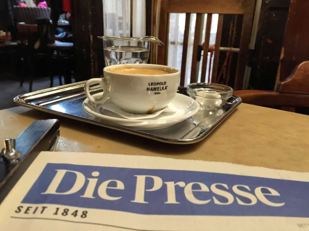 Weniger Inserate, mehr Stellenabbau: Österreichs Mainstreammedien im freien Fall