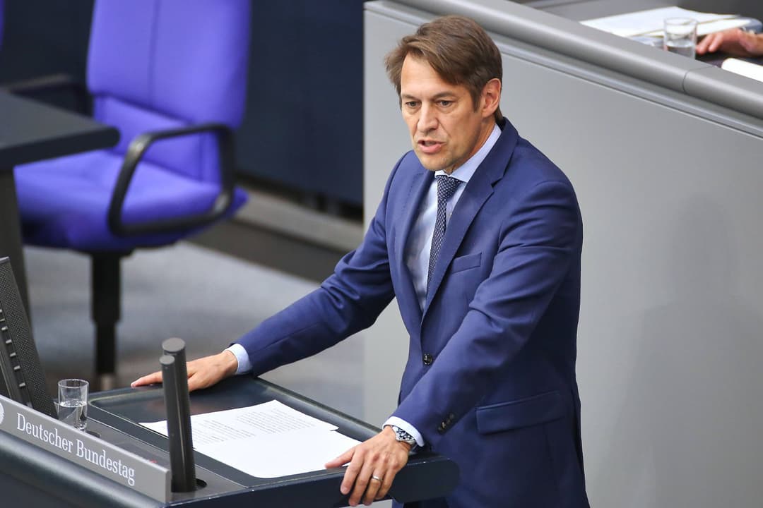 Nach FREILICH-Recherchen: AfD fordert Konsequenzen bei linksextremer Verlagspreisjury