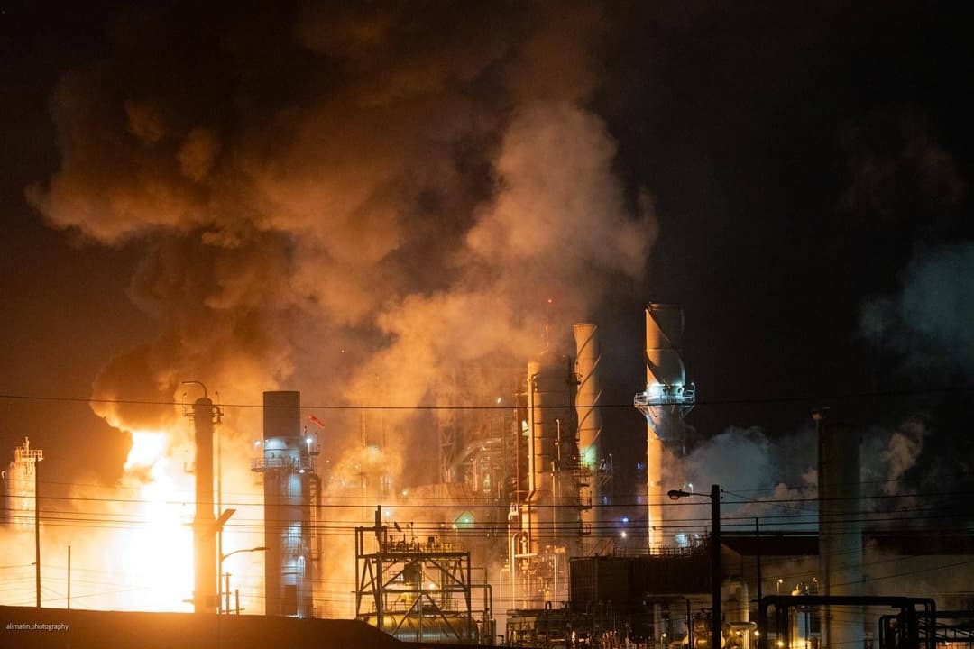 Zufall oder Sabotage? Brände in ungarischer und rumänischer Raffinerie werfen Fragen auf