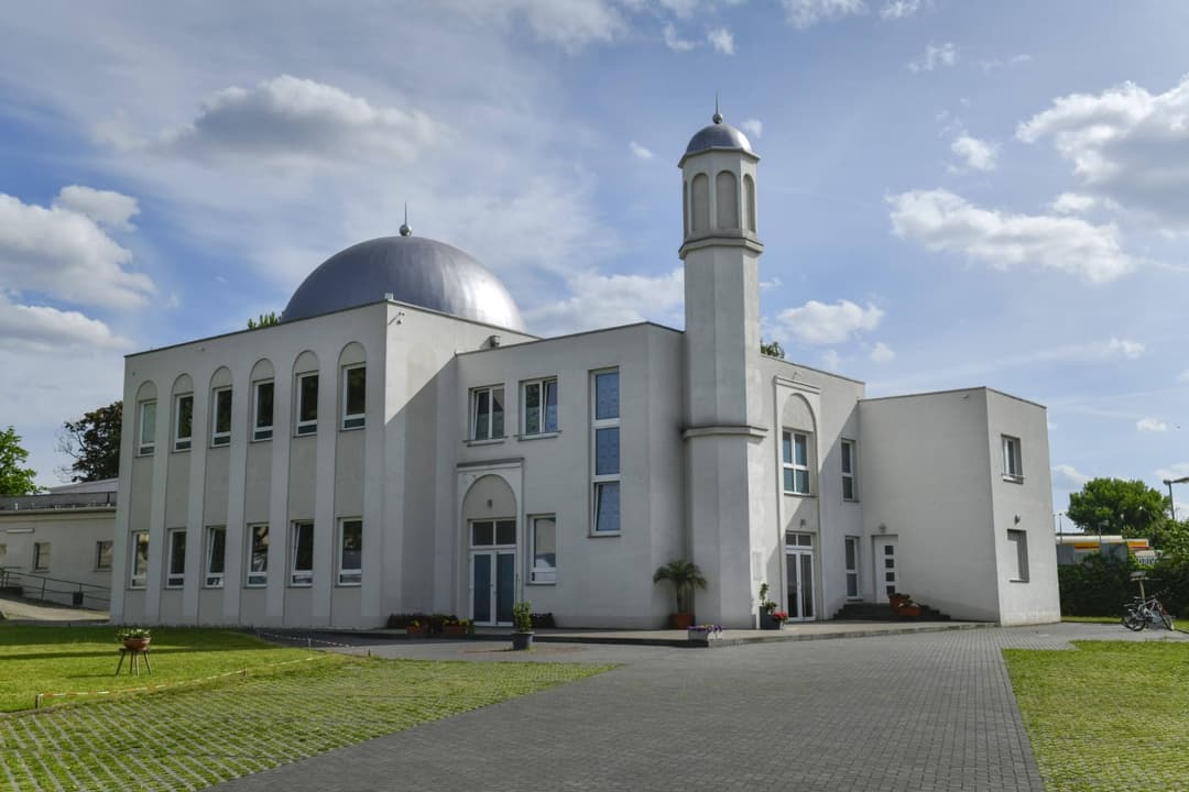 Tag der Deutschen Einheit zweitrangig? Grünen-Politikerin wirbt für Moscheebesuch