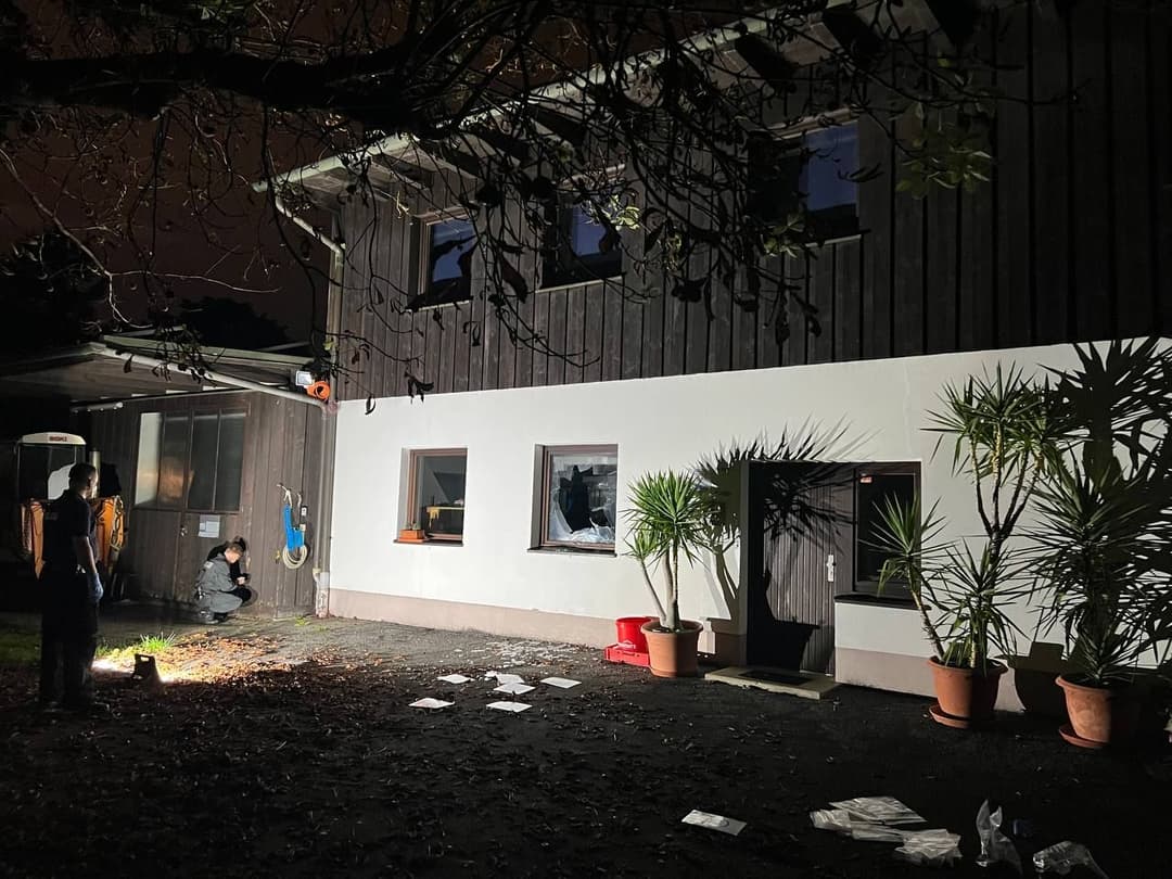 München: Mutmaßlich linksextremer Brandanschlag auf AfD-Wahlkreisbüros