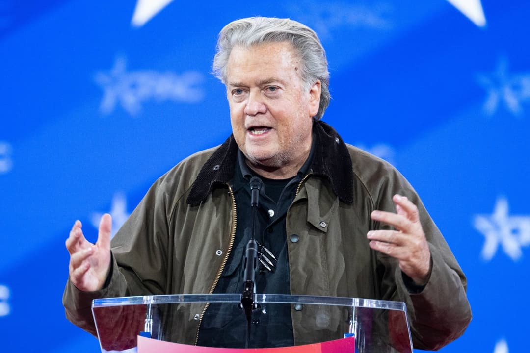 Bericht: Trump-Vordenker Bannon wollte Epsteins Image mit MAGA rehabilitieren