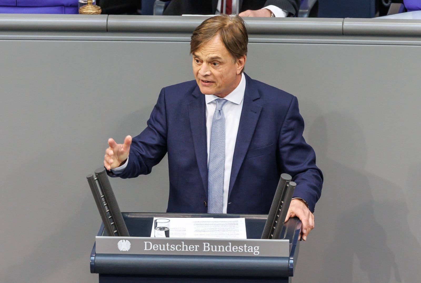 Anbiederung an Union: Baumann bietet Union Unterstützung für Minderheitsregierung an