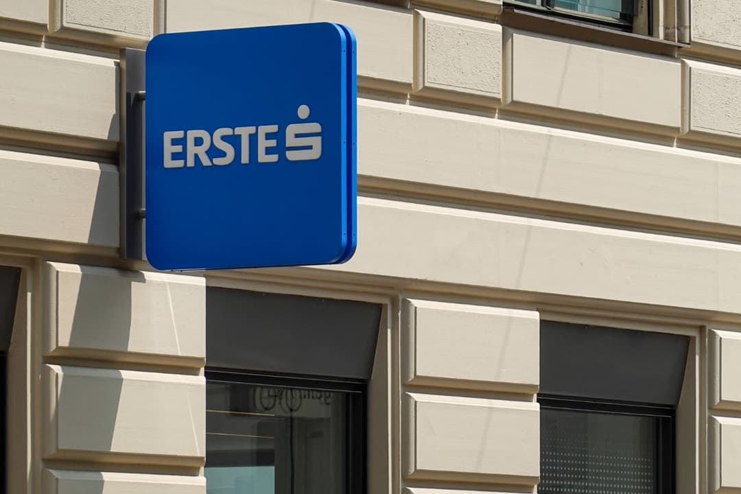 Behördenvertreterin bestätigt: Debanking als effektive Waffe gegen unerwünschte Medien