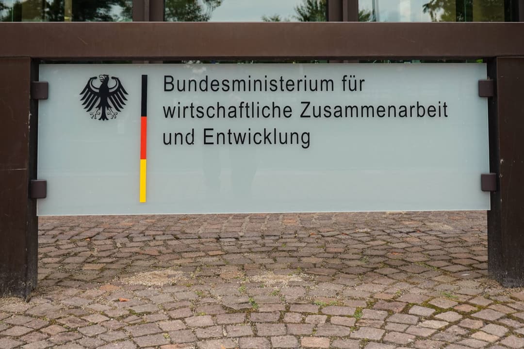 Woke Entwicklungshilfe: Deutschland pumpt 182.000 Euro nach Indien – und erreicht kaum jemanden