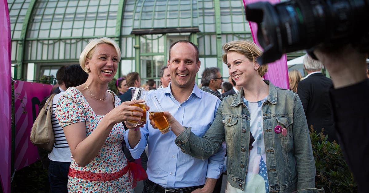 NEOS wählen Meinl-Reisinger zur neuen Parteichefin