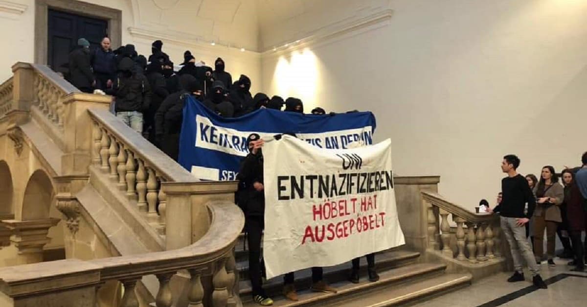 Uni Wien: Vermummte Linksextremisten verhindern Höbelt-Vorlesung