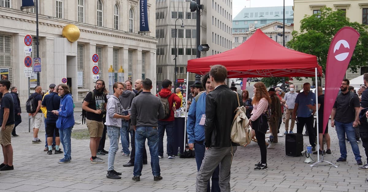 „Österreich-Zone“: Teilnehmer am Heimweg von Linksextremen überfallen