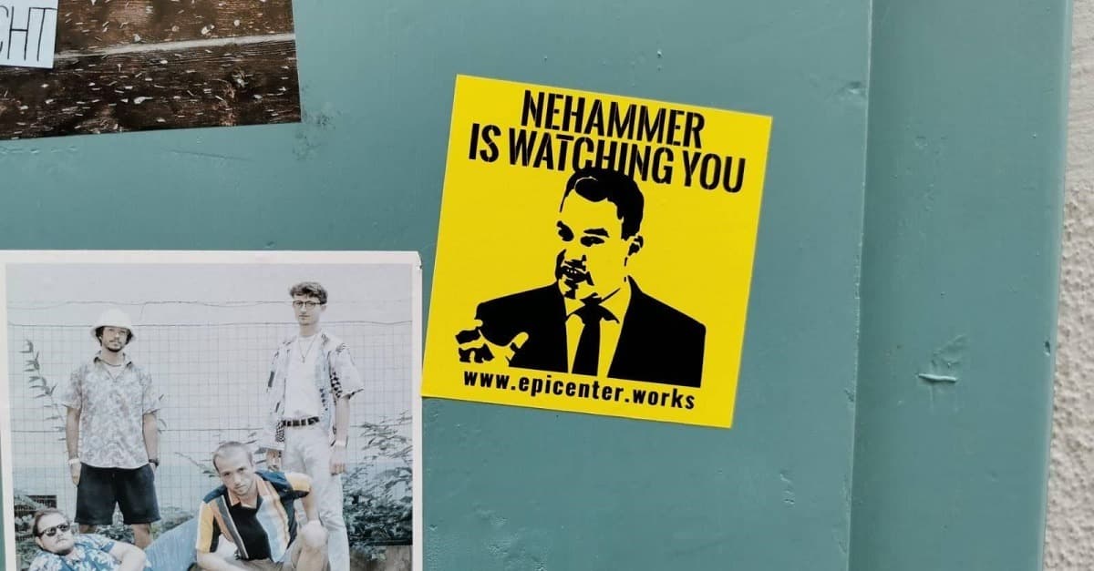 FRISCH GEKLEBT: His masters voice