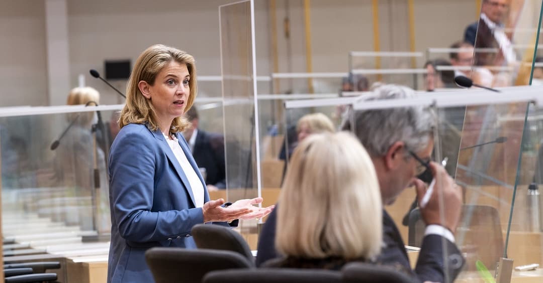 „Volksverräter“: Neos-Chefin Meinl-Reisinger beschimpft FPÖ