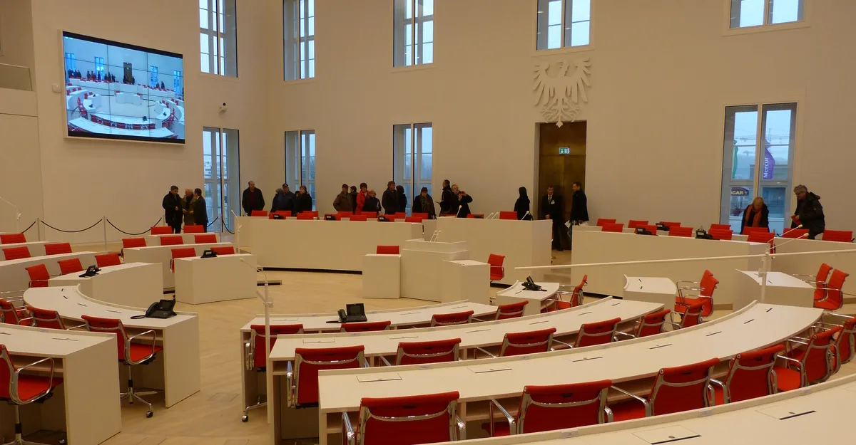 AfD überholt SPD in Brandenburg, CDU gewinnt hinzu